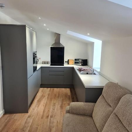2 Bedroom Central Apartment Лік Екстер'єр фото