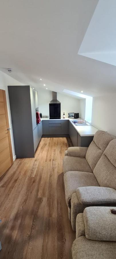 2 Bedroom Central Apartment Лік Екстер'єр фото