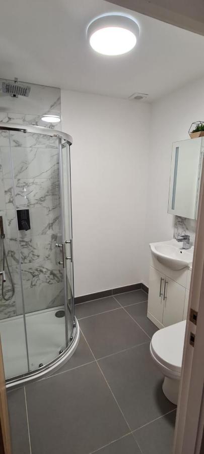2 Bedroom Central Apartment Лік Екстер'єр фото